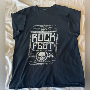 2014 Western Iowa community college rock fest XL tee shirt.